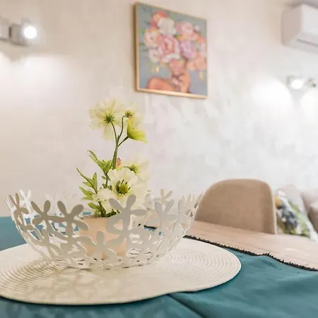 Apartment Artistic Space Near Chataldzha *