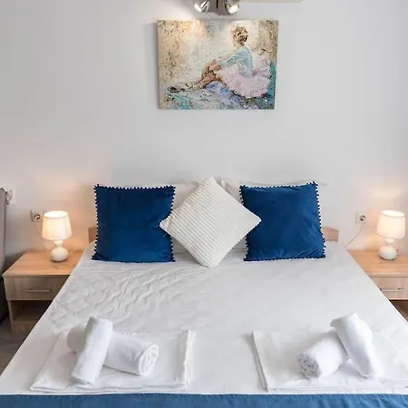 Appartement Artistic Space Near Chataldzha Varna