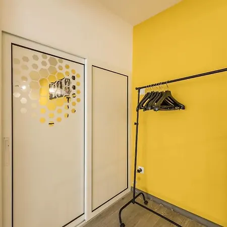 Apartment Artistic Space Near Chataldzha Varna